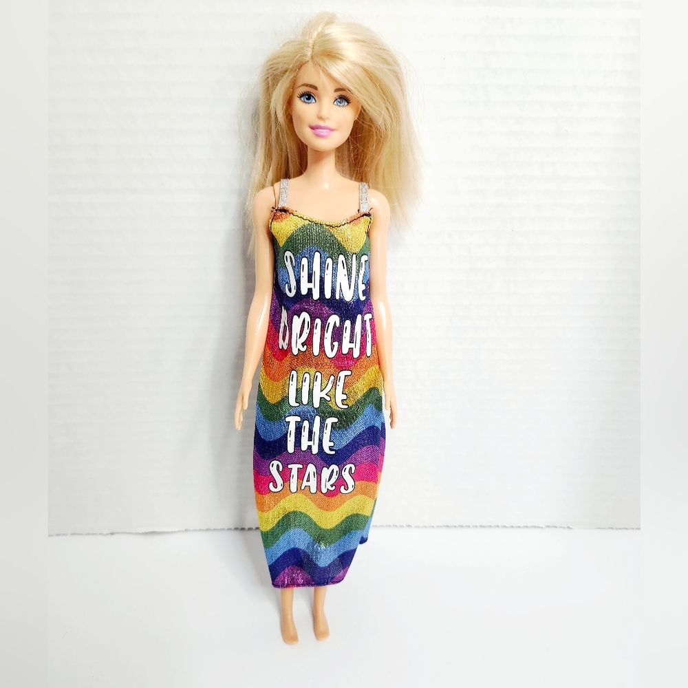 Barbie - Picture 2 of 9